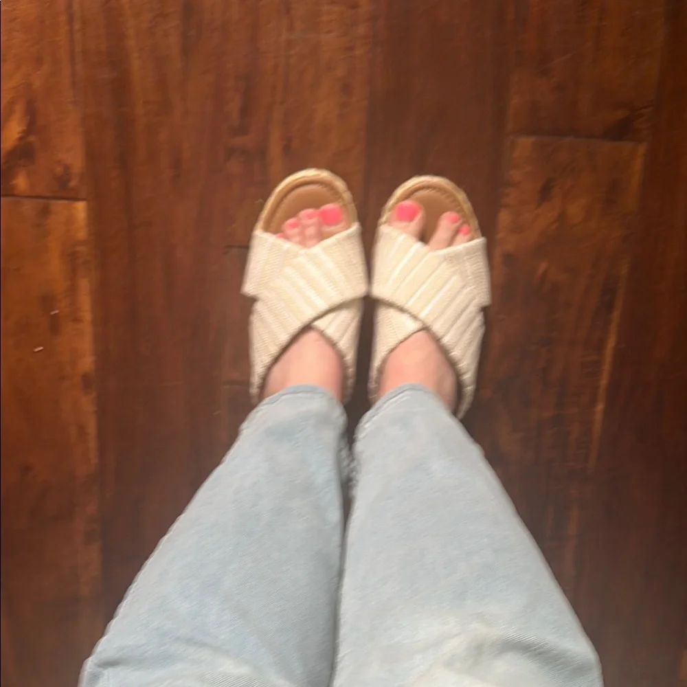 Universal Thread Cream Tan Knit Criss Cross Platform Espadrille Slide Sandals